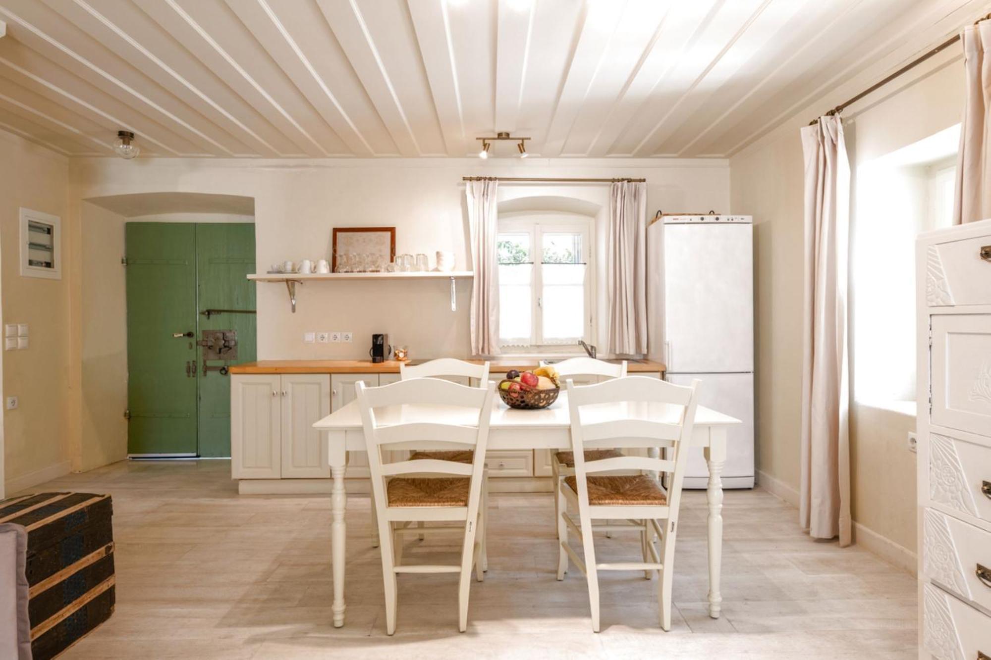 Teacher'S House Spartokhórion Екстериор снимка